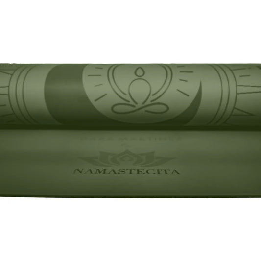 detalle mat de yoga plegada antideslizante premium diseño dara color verde con grabado láser
