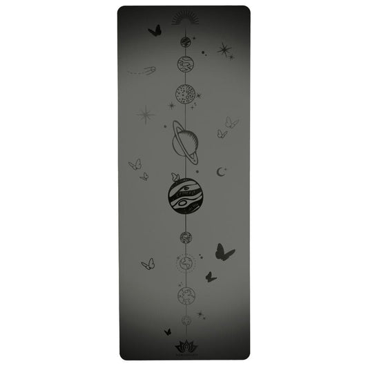 esterilla de yoga antideslizante premium diseño mi universo negro con grabado láser