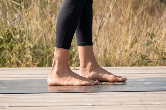 Grounding + Yoga: cómo reconectar con la tierra a través del movimiento consciente